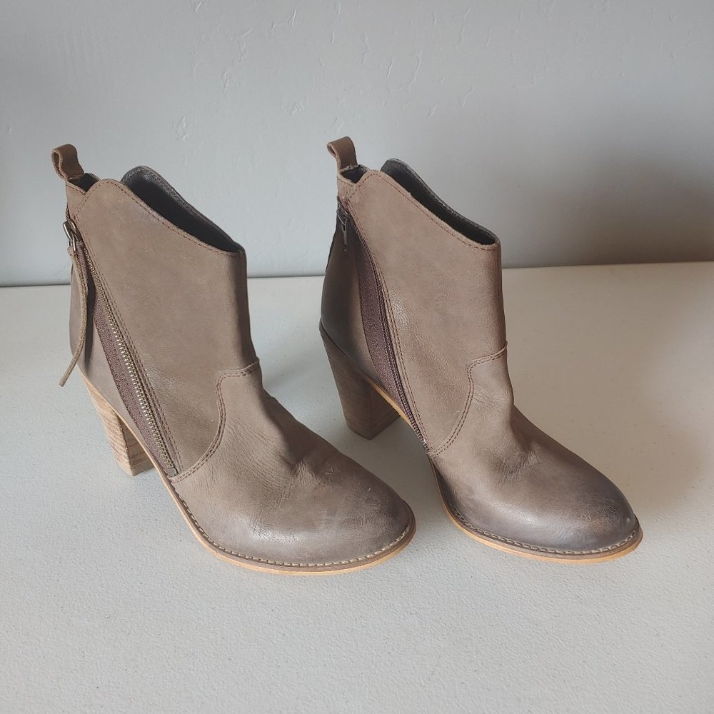 Rebels Western Bootie "EUC"